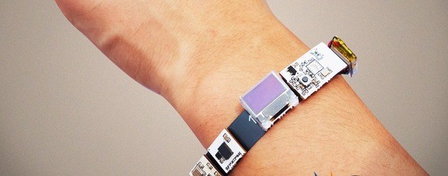 Atomwear則是由中國一家設備製造商Giayee提出的模組化智慧手環概念。(Source：Kickstarter)
