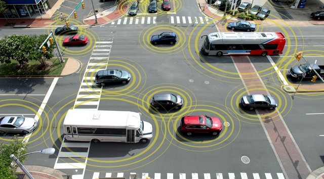 V2V通訊系統可以為各種商用車提升安全性、效率及生產力。(source: ExtremeTech)