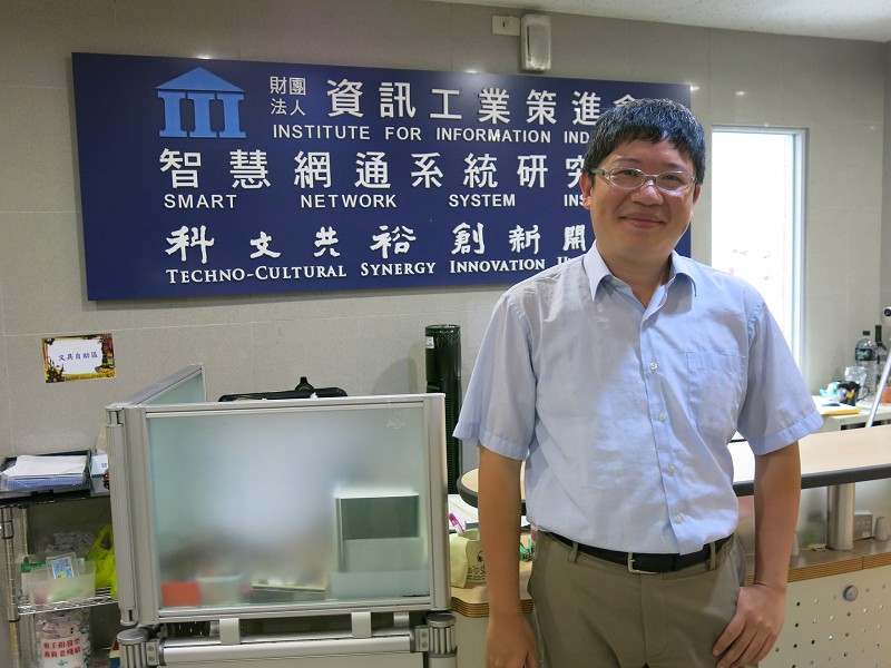 資策會智通所組長林敬文認為，台灣目前硬體技術不成問題，外型設計能力則較為缺乏。（攝影：邱倢芯）
