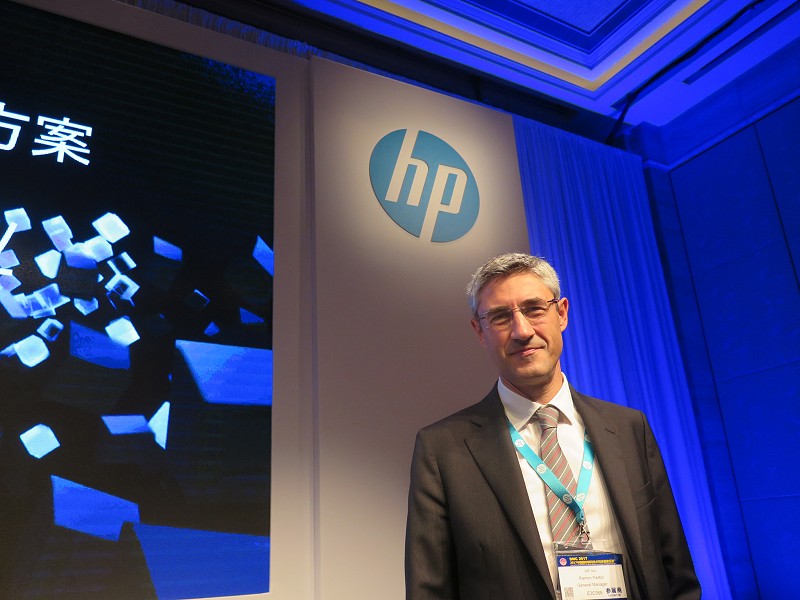 HP Jet Fusion 3D解決方案副總裁兼經理Ramon Pastor指出，硬體設備成本過高、列印速度過慢、異質材料無法整合共用無疑是目前的主要阻力之一。(攝影／王明德)