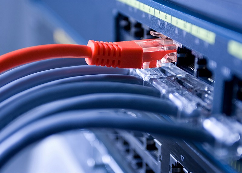 在模組化儀器中加入了開放式的FPGA，可以提供更多補足模組化儀器不足之處。