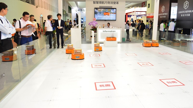 新誼整合科技與首度來台參展的杭州海康威視成為合作夥伴，共同開拓智慧倉儲及物流發展的新藍海商機。(攝影╱陳念舜)