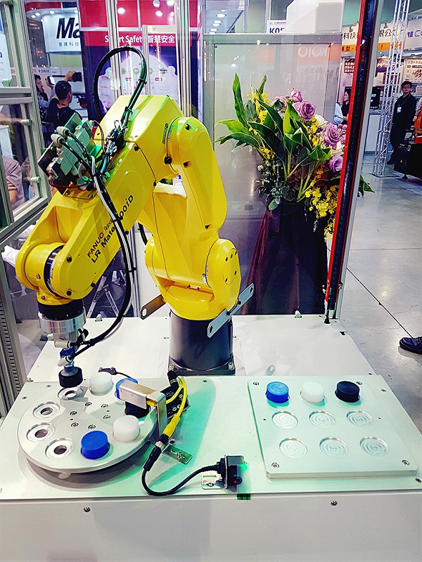 發那科協作機器人展於iMTduo。(攝影/葉奕緯)