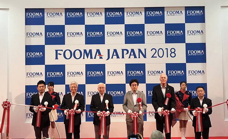 FOOMA JAPAN 2018 國際食品工業展上，就可以發現已經有相當多的大型食品包裝設備業者，已經開始將IoT與機器人導入新一代的包裝設備之中。（source：foomajapan）