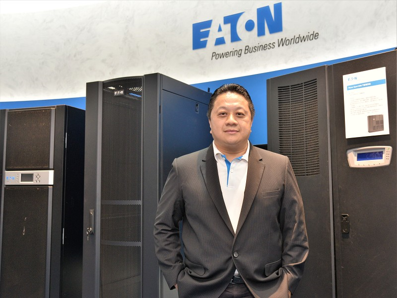 伊頓飛瑞慕品公司（Eaton Taiwan）台灣區通路業務協理林展吉表示，透過該公司不斷電與儲能雙功系統技術，既讓UPS發揮最大效益，同時還降低客戶在導入綠能過程裡，額外建置儲能系統的費用。（攝影／陳念舜）
