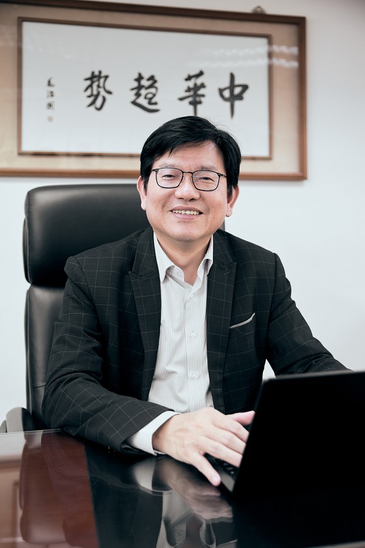 林榮賜博士是個老牌中華電信人，加入中華電信已超過30年，是學識與經歷兼具的經理人。(攝影／王建發)