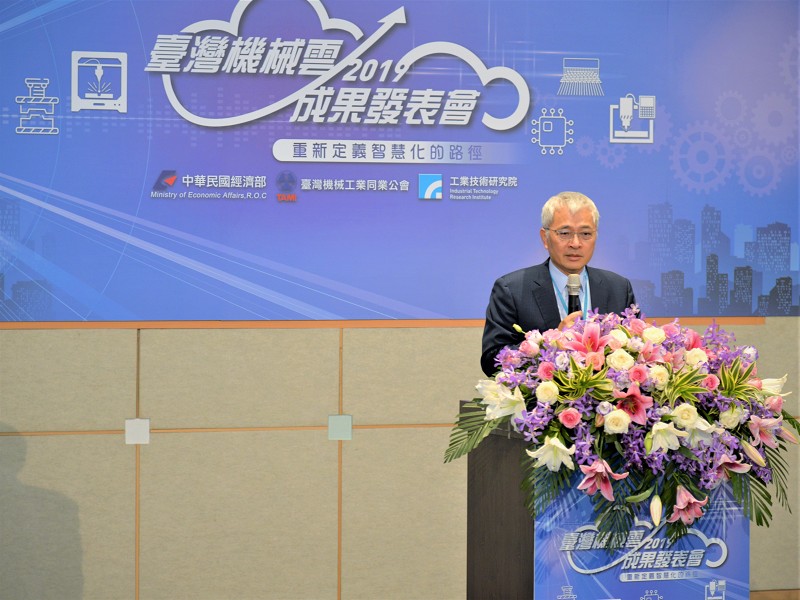 工研院副院長張培仁鼓勵業者，隨著資料上傳雲端已是全球主流趨勢，VMX平台上集結了Amazon、Microsoft等國際資安專家，能協助保護客戶資訊安全、管理軟硬體。（攝影／陳念舜）