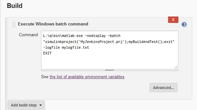 Jenkins建置指令的說明，該指令開啟了Simulink專案並執行myBuildAndTest程式腳本。這個程式腳本為系統建立了快速加速器目標，並且執行多次模擬來測試變更。