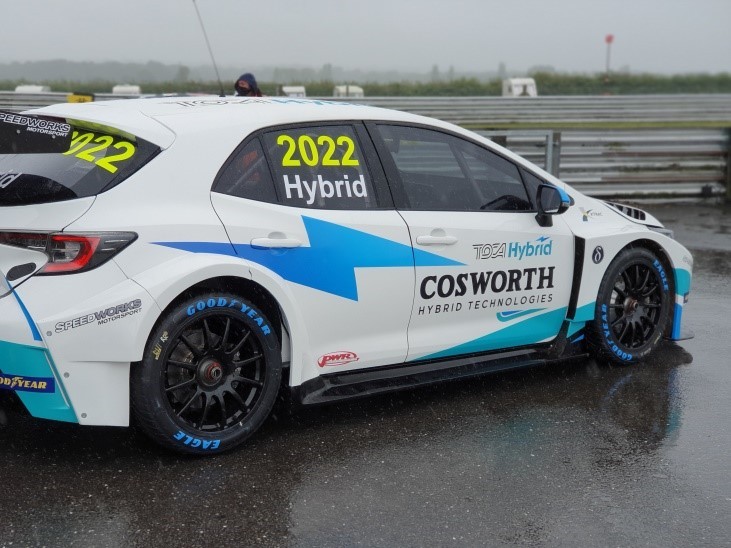 Delta Motorsport 負責為英國房車錦標賽的「戰術提升」設計新的電池組和相關電子產品。利用模組化供電網路（PDN），該系統使用 48VDC 電源即可提供極高效能輸出。