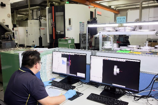 目前hyperMILL<sup>&reg;</sup>除了標準機種之外，許多專用機的防呆、後處理程式也都由OPEN MIND協助完成，讓現場工程師敢放心使用！（source：SmartAuto）