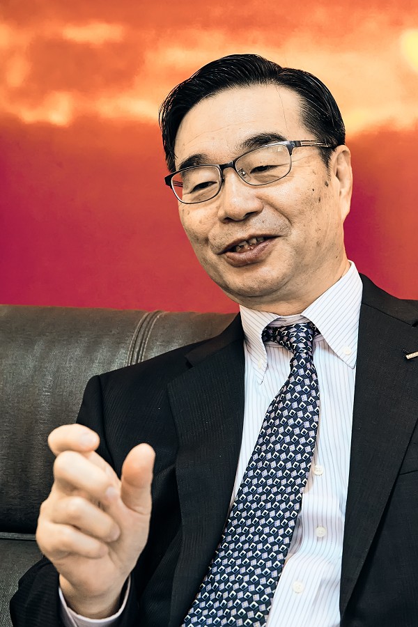 提佳夫在2013年離開台灣短暫返回日本一年，但旋即又外派韓國工作，深刻體會到亞洲3大高科技精密製造產業匯集地的生態。（攝影：王建發）