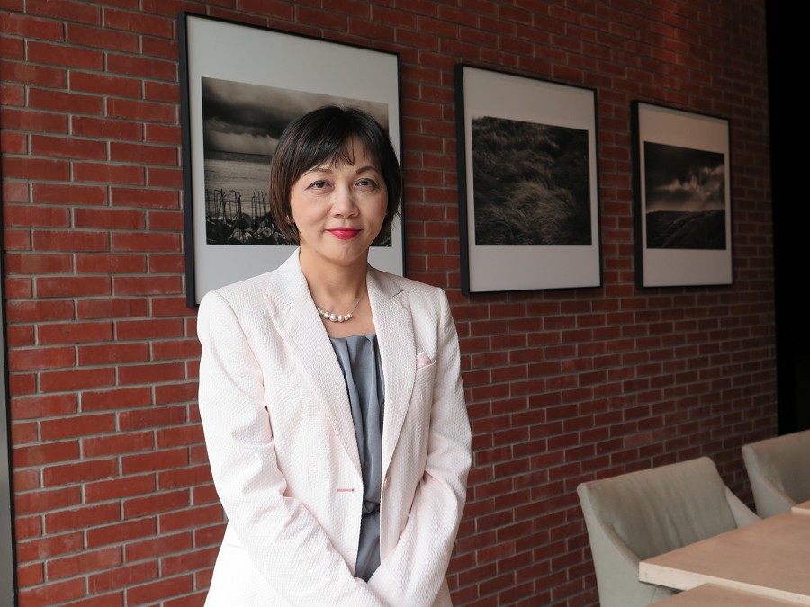 台灣微軟首席營運長陳慧蓉說，善用數位工具才能適應混合辦公新常態。