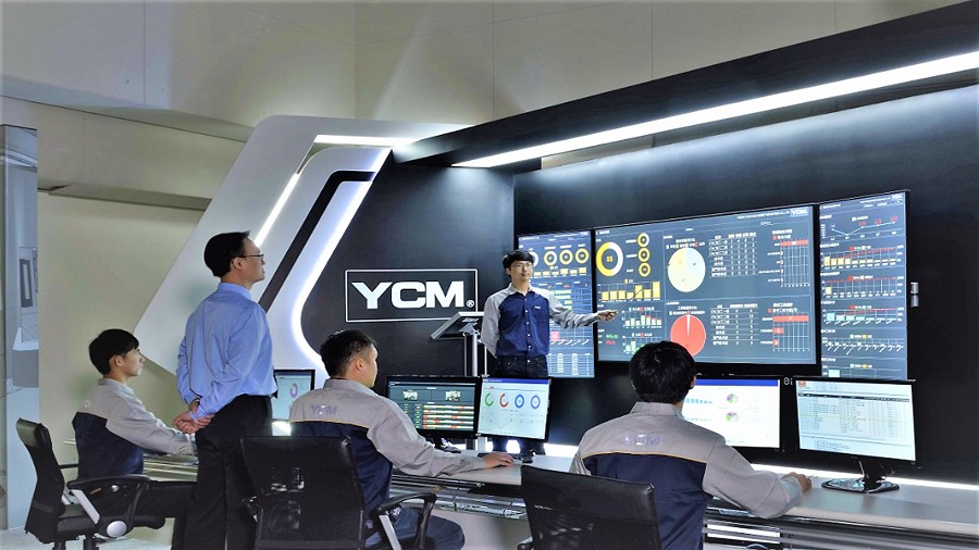 永進機械打造獨有生產模式YCMPS，賦予公司同事有能力全員參與，發掘並跨單位解決問題，而不只投資硬軟體設施。（source：達易智造）