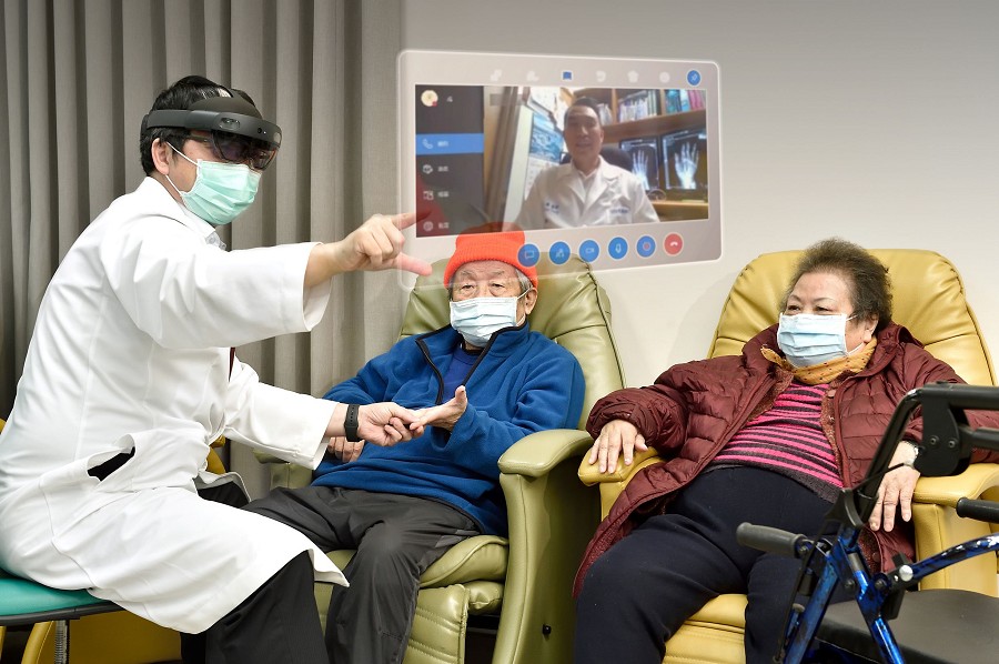 利用HoloLens成功使醫療人員接觸疾病的時間減少了83%。 （source：微軟）
