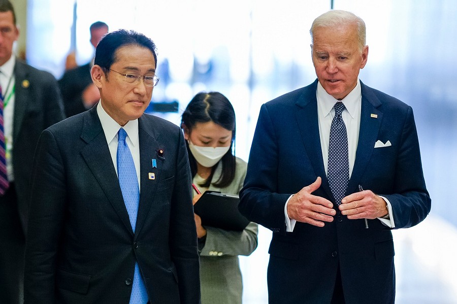 美日CHIP 4聯盟舞劍，意在台灣？韓國為難？圖為美國總統拜登(右)與日本首相案田文雄(左)。（source：美國白宮）