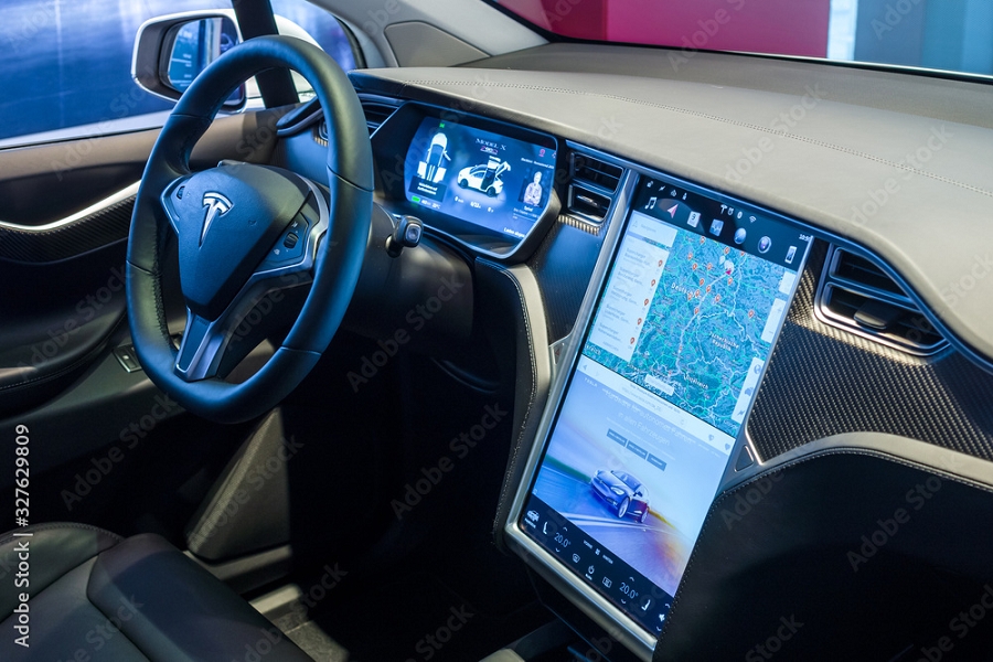 物聯網在電動車的應用不可小覷，感測器是自動駕駛汽車的重要組成部分。
