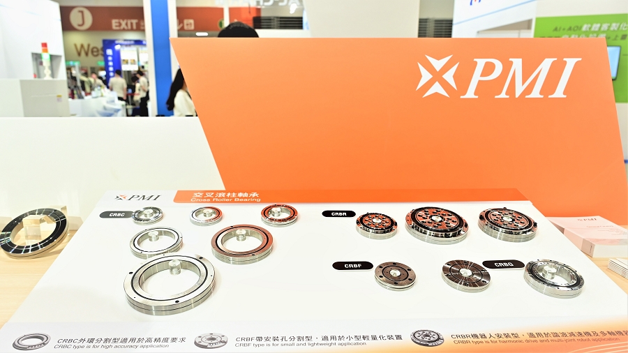 近年來銀泰科技也推出多款可供應用端選擇的不同交叉滾柱軸承型式，適用於工具機、機器人、精密量測裝置和IC製造產業。（攝影：陳念舜）