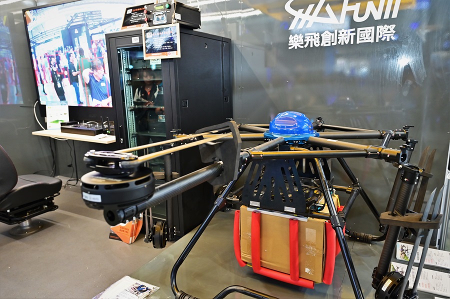 目前無人機業者除了產銷既有核心機體結構之外，也已朝向地面控制站（GCS）、低軌道衛星通訊（LEO）布局。（攝影：陳念舜）