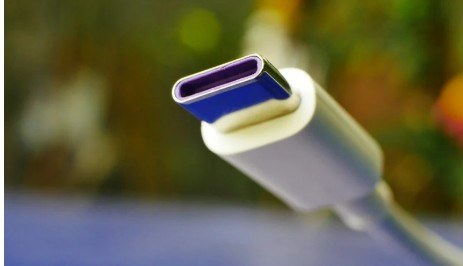 高效能Thunderbolt儲存設備能支援快速備份與即時資料存取。