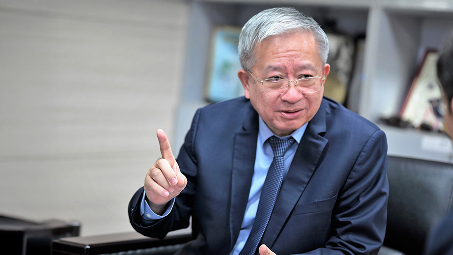 台灣智慧自動化與機器人協會理事長絲國一