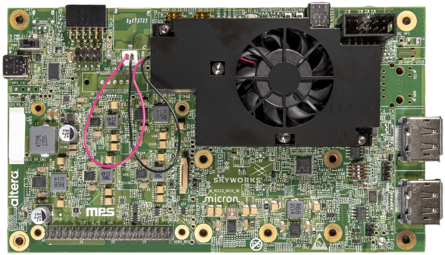 DK-A3W135BM16AEA Agilex 3  FPGA 與 SoC C 系列開發套件，為注重效率的邊緣AI 開發提供精巧的平台。（圖片來源：Altera）